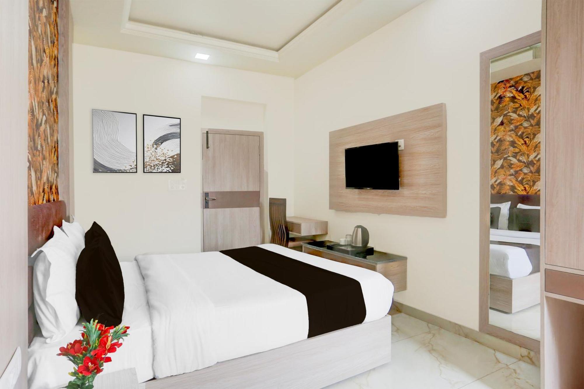 OYO RDP084 Hotel The Vidya Grand Rudrapur Zewnętrze zdjęcie